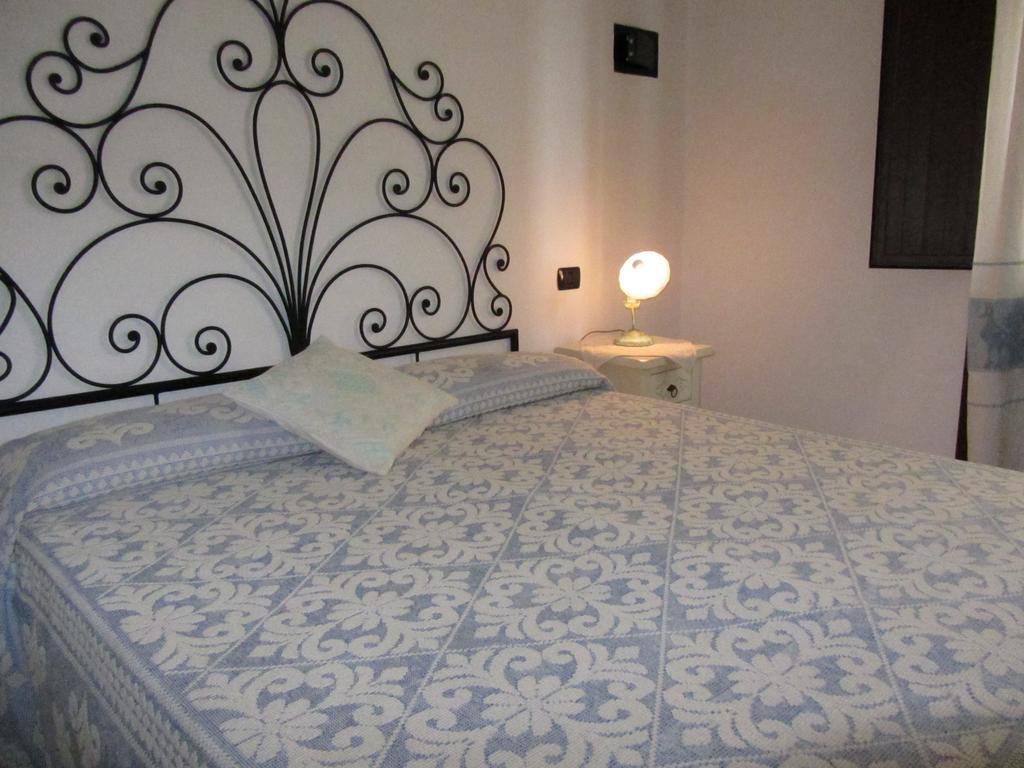 Bed & Breakfast Mare Isole Ла-Маддалена Экстерьер фото