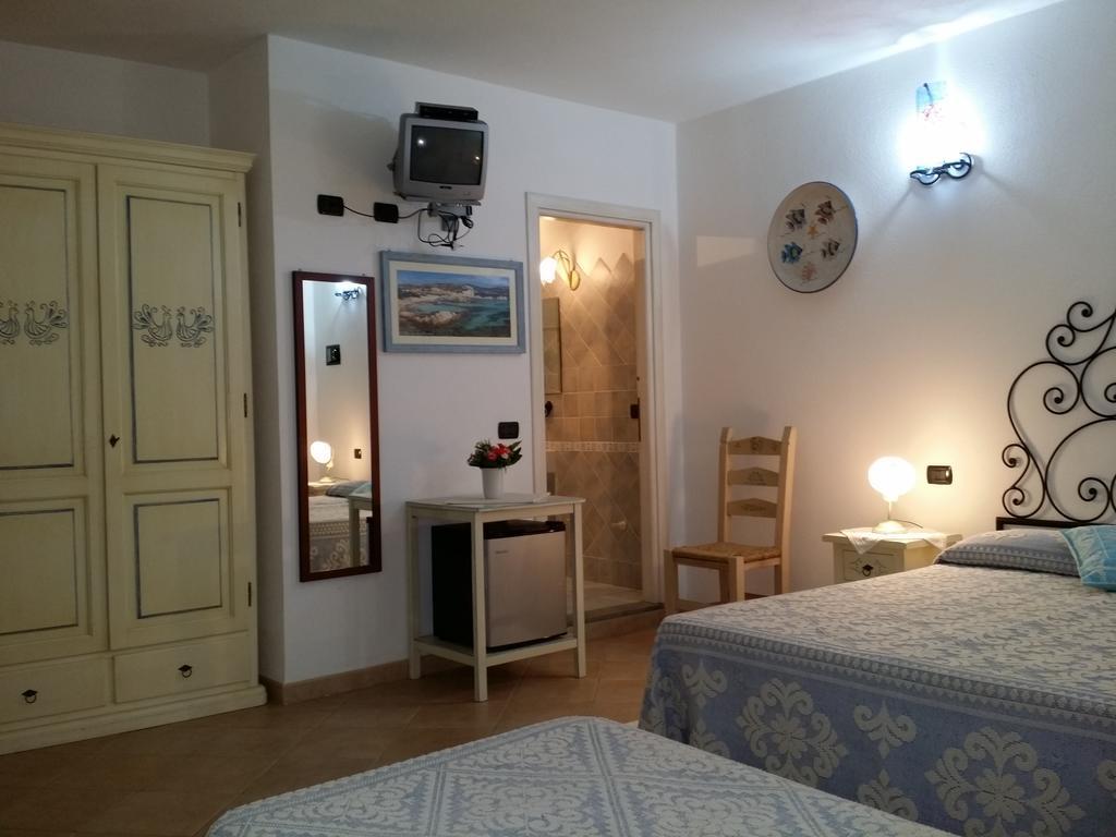 Bed & Breakfast Mare Isole Ла-Маддалена Экстерьер фото